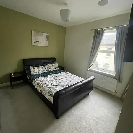 Impeccable 3-bed House In * York