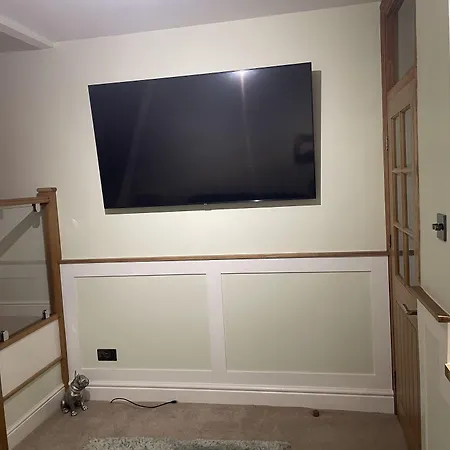 Impeccable 3-bed House In