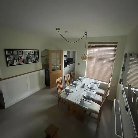 Impeccable 3-bed House In Ferienhaus