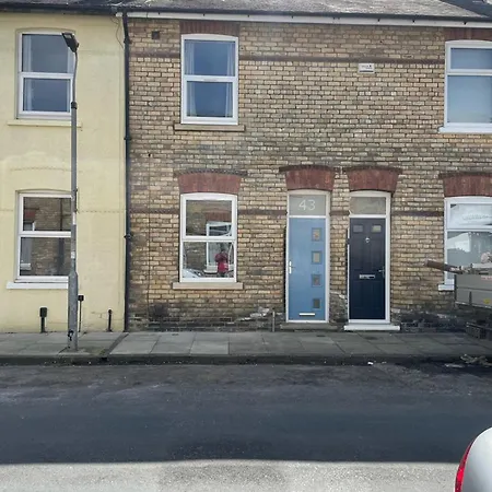 Impeccable 3-bed House In York